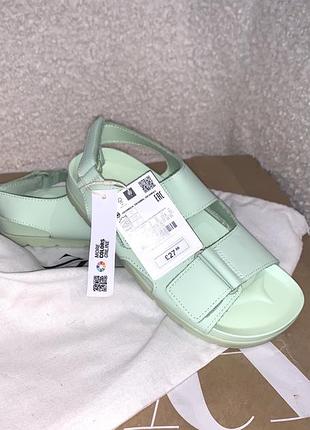 Zara нові з бірками прорезинені дитячі сандалії