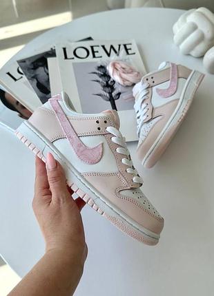 Жіночі кросівки nike dunk low pink paisley