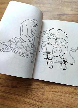 Дитяча цікава розмальовка про різних тварин jumbo activity colouring book usa,є різні варіанти