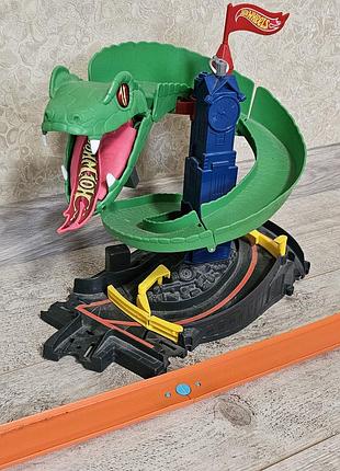 Трек hot wheels.