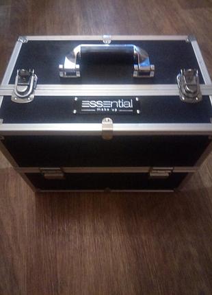 Продаю бьюти бокс для мейкапу