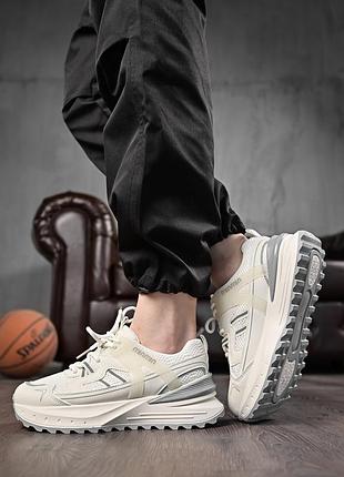 Жіночі стильні кросівки