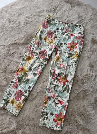 Штани в квітковий принт