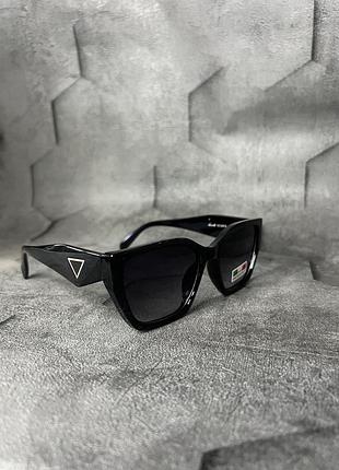 Сонцезахисні жіночі окуляри