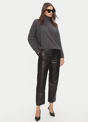 Женские кожаные  укороченные брюки zara