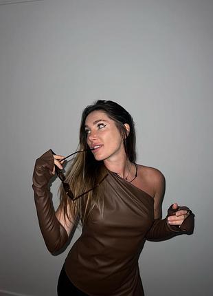 Топ кожаный с перчатками шоколад коричневый