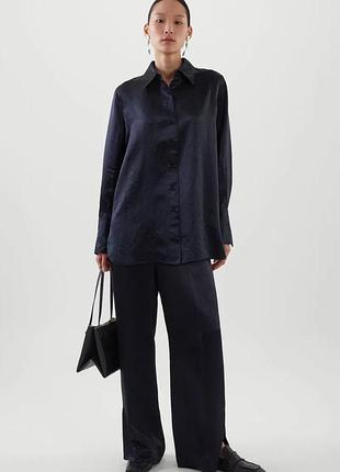 Нова сатинова оверсайз сорочка cos глибокого синього відтінку oversized fit satin oska
