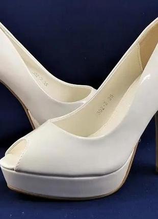 Туфли праздничные