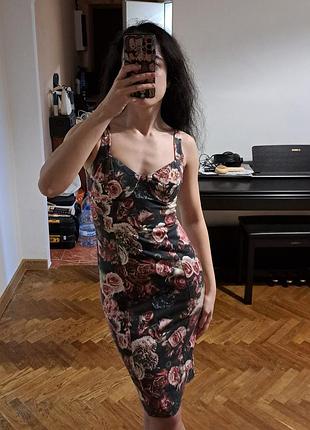 Обтисла сукня міді з трояндами zara