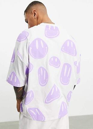 Футболка asos design із принтом усміхненого обличчя