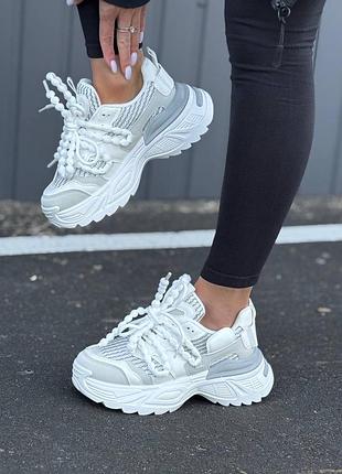 Кросівки на платформі білі