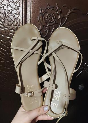 Босоножки 42р