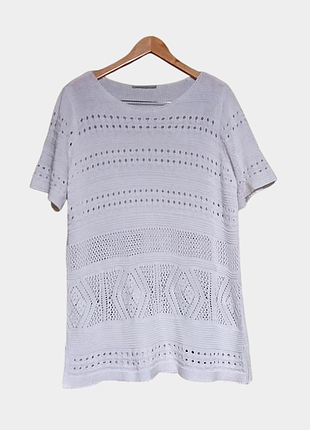 Белая вязанная футболка