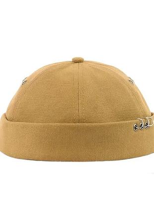 Кепка докер без козырька с кольцами сверху темно-бежевая