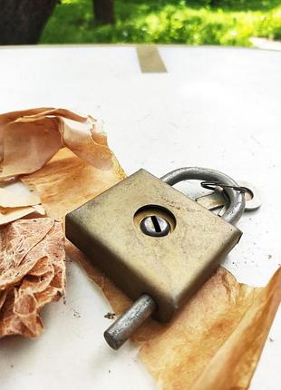 Замок новий радянських часів з комплектом ключів