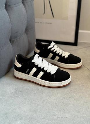 Жіночі кросівки