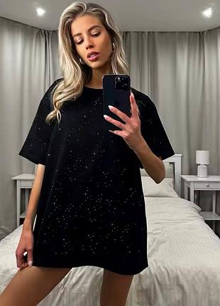 Футболка с камнями