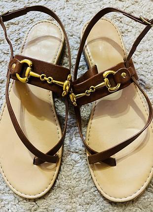 Босоніжки на суцільній підошві,сандалі італійські розмір 39,40