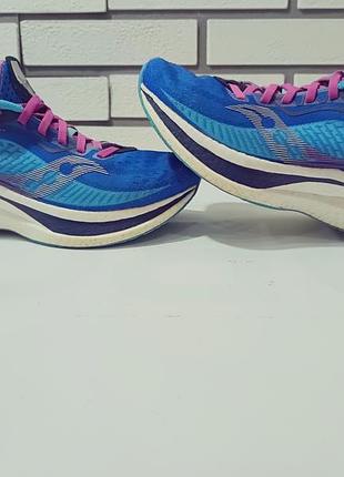Кроссовки saucony