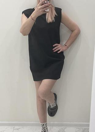 Маленька чорна сукня від zara