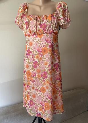 Сукня в новому стані, розмір м