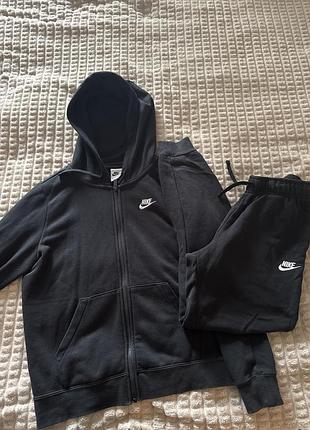 Оригінальний костюм чорний nike s