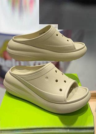 Крокс класік краш шльопанці платформа бежеві crocs classic crush platform slide bone