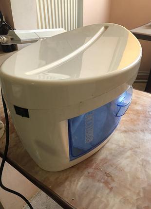 Ультрафіолетовий  стерилізатор для стерилізації манікюрних інструментів