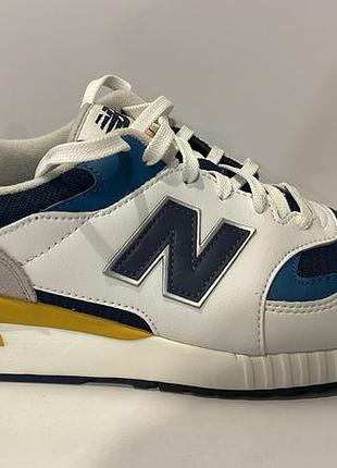 New balance кросівки