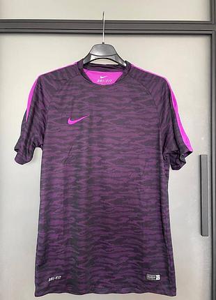Спортивна футболка nike, m