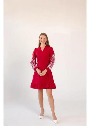 Сукня на запах з вишивкою