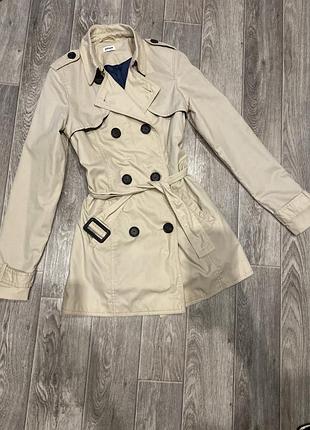 Базовий бежевий тренч