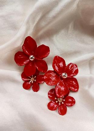 Яскраві сережки квіти в червоному кольорі 💫