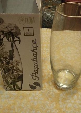 Ваза для цветов, новая, прозрачная.