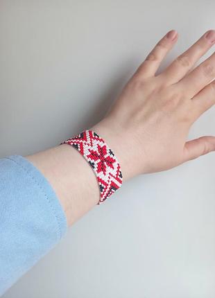 Браслет на руку из чешского бисера