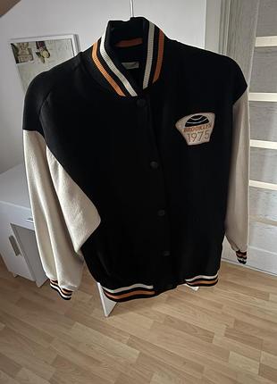 Куртка бомбер