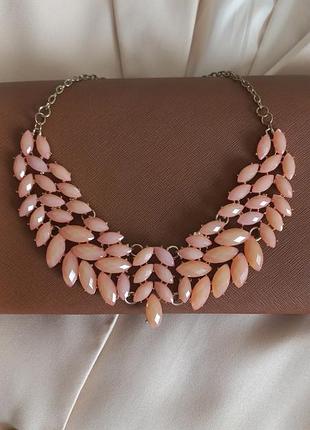 Ніжне кольє