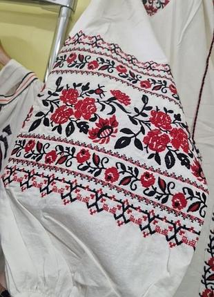 Колоритна сукня міді з вишивкою та поясом, українська сукня вишиванка, етно плаття міді