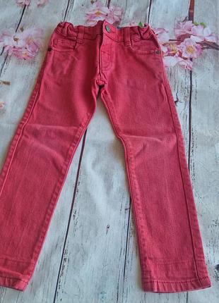 Джинсы на мальчика возраст 3-4 года.