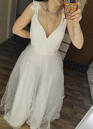 Весильное платье с кружевом с фатином