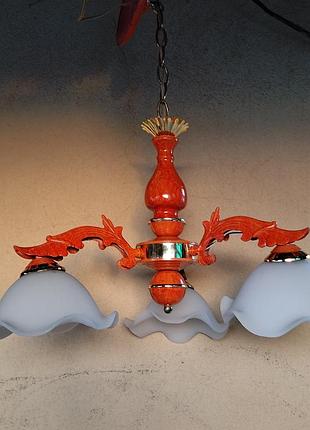 Люстра на три плафона