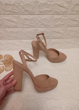 Босоножки 40-40.5р