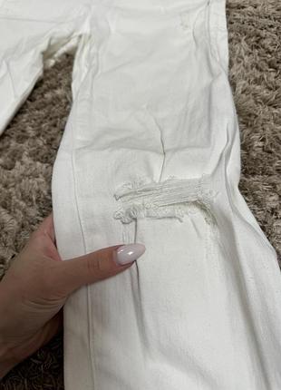 Продам білі штани-джинси