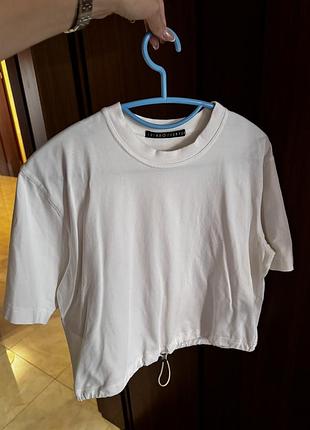 Футболка с затяжками украинского бренда irina tydnyuk