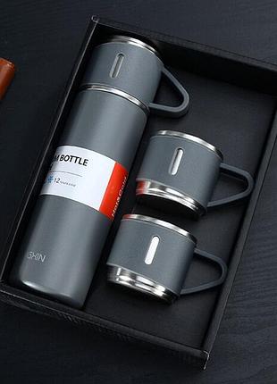 Термос із вакуумною ізоляцією сірий, подарунковий набір з 3 чашками 500 мл.