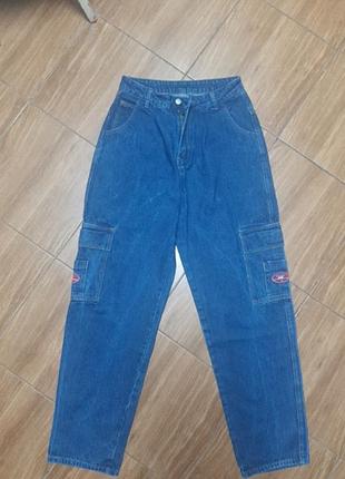 Джинсы свободные с карманами