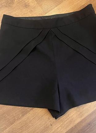 Жіночі шорти