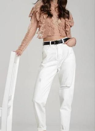Классные белые джинсы
