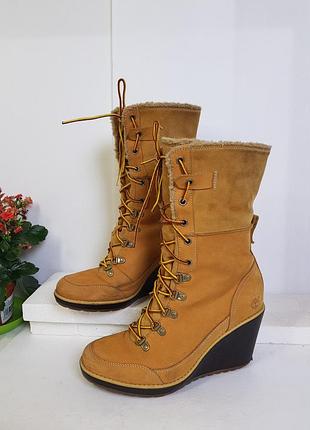 Шикарні помаранчеві чоботи на овчині танкетка timberland оригінал 39