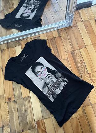 Чорна футболка guess майка